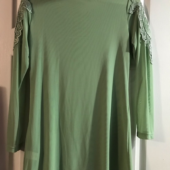 Pretty Angel Tunic Top - Picture 4 of 4